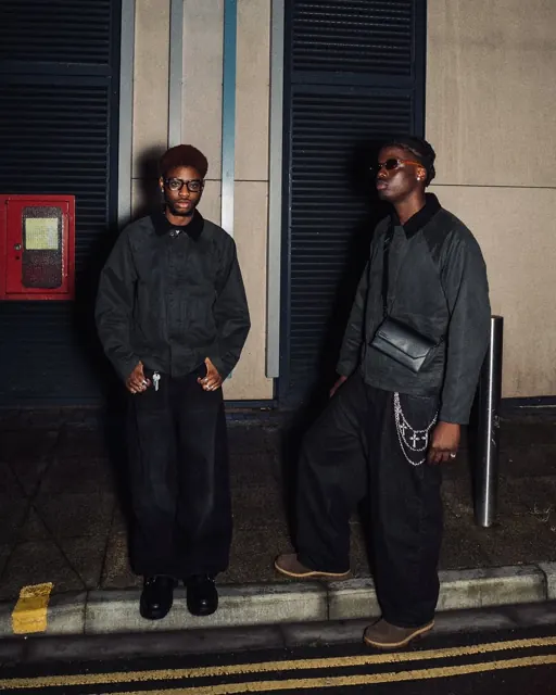 Pull&Bear after dark, frame 4